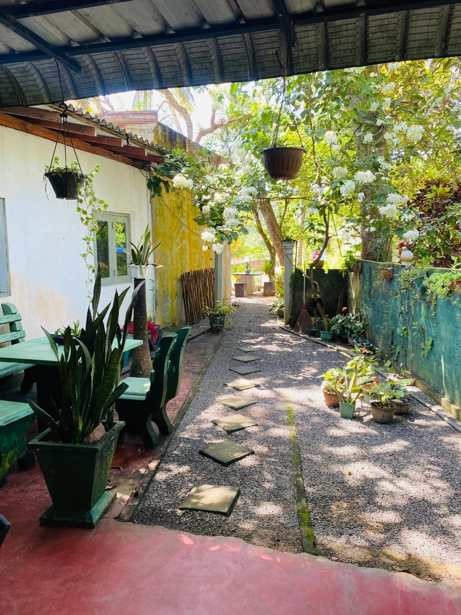Little Mount Guest House Mirissa Luaran gambar
