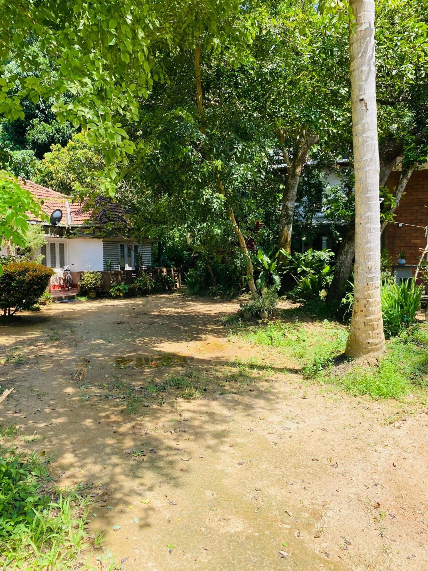 Little Mount Guest House Mirissa Luaran gambar